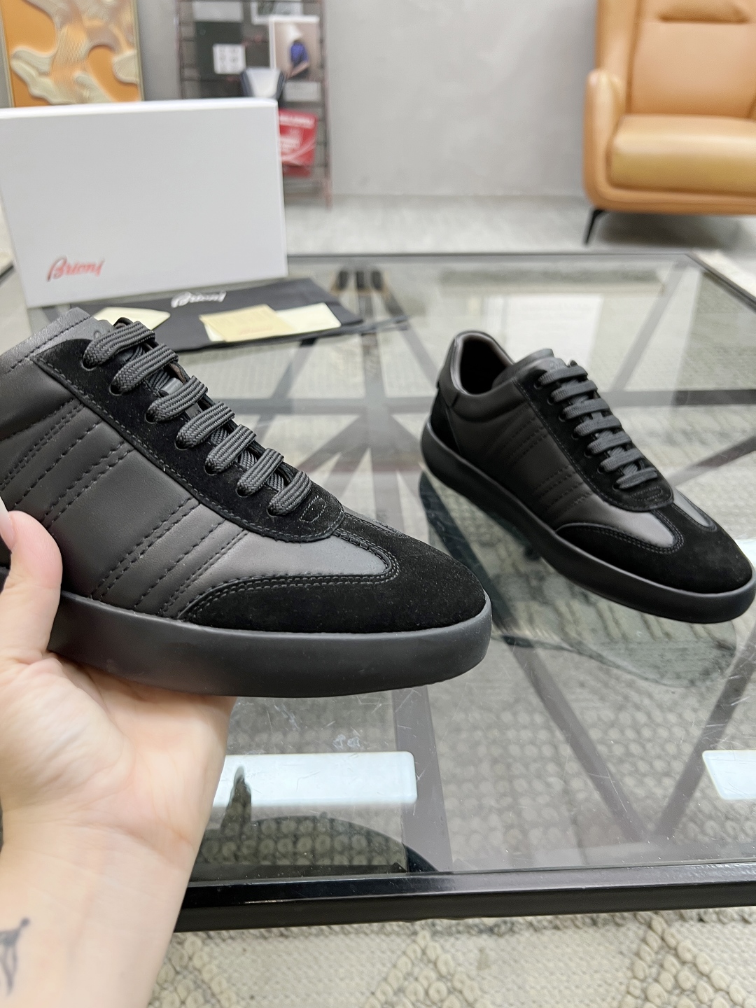  B 🔍顶级代购🇮🇹 布里 炸街男神休闲款运动鞋来袭，超人气新品专柜同步，鞋面意大利原版进口牛皮面料，拼