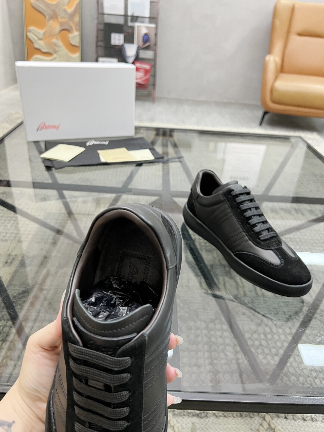  B 🔍顶级代购🇮🇹 布里 炸街男神休闲款运动鞋来袭，超人气新品专柜同步，鞋面意大利原版进口牛皮面料，拼