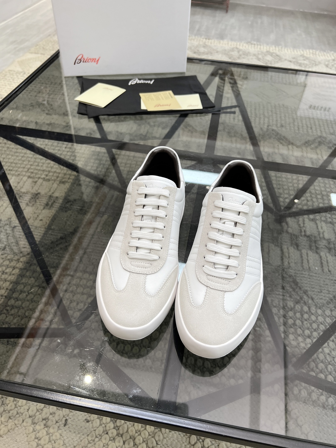  B 🔍顶级代购🇮🇹 布里 炸街男神休闲款运动鞋来袭，超人气新品专柜同步，鞋面意大利原版进口牛皮面料，拼