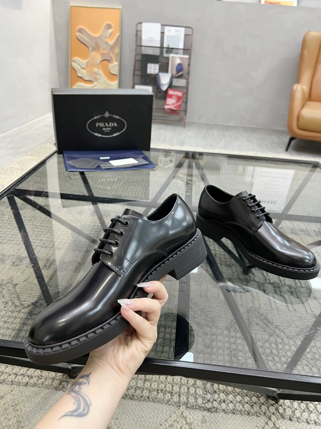  P 🔍顶级代购🇮🇹 普 炸街男神增高皮鞋新品来袭专柜同步发售原厂配置，意大利进口开边珠牛皮面料，高端大