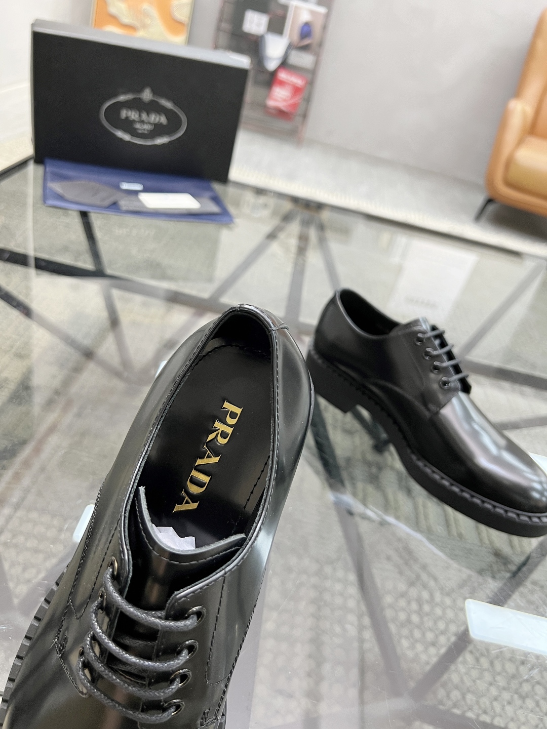  P 🔍顶级代购🇮🇹 普 炸街男神增高皮鞋新品来袭专柜同步发售原厂配置，意大利进口开边珠牛皮面料，高端大