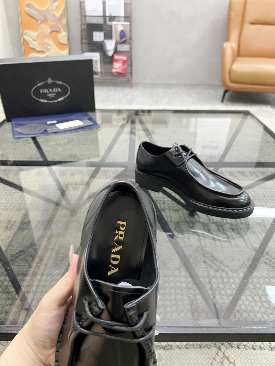  P 🔍顶级代购🇮🇹 普 炸街男神增高皮鞋新品来袭专柜同步发售原厂配置，意大利进口开边珠牛皮面料，高端大