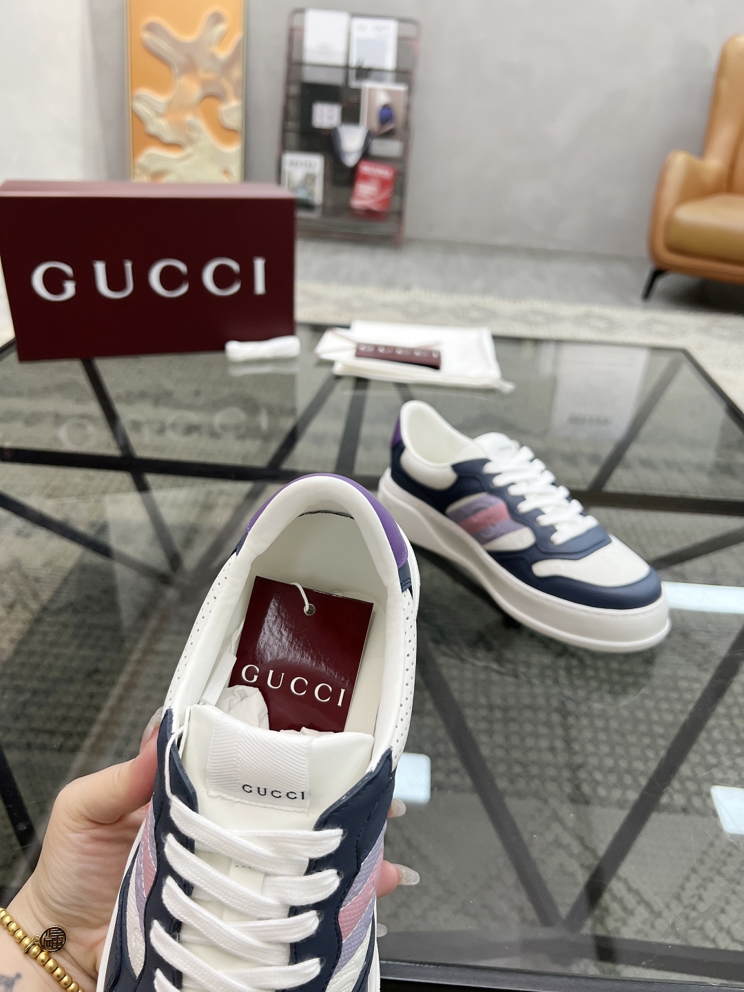  G 🔍顶级代购🇮🇹 古 炸街情侣款👫专柜同步发售 原厂配置，意大利进口进口牛皮面料，高品质印花拼接复杂