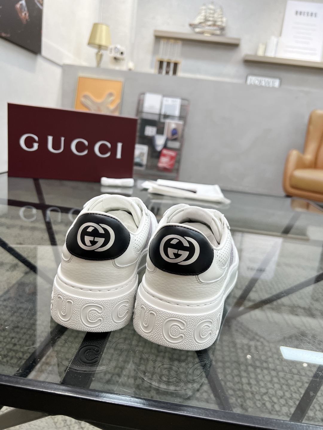 G 🔍顶级代购🇮🇹 古 炸街情侣款👫专柜同步发售 原厂配置，意大利进口进口牛皮面料，高品质印花拼接复杂