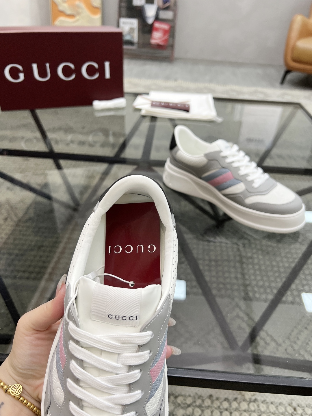  G 🔍顶级代购🇮🇹 古 炸街情侣款👫专柜同步发售 原厂配置，意大利进口进口牛皮面料，高品质印花拼接复杂