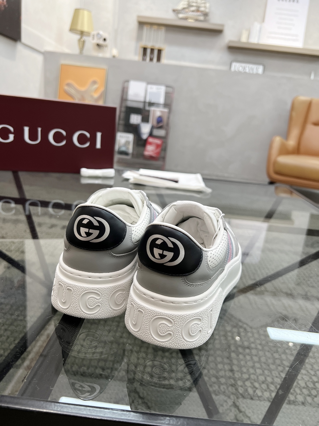  G 🔍顶级代购🇮🇹 古 炸街情侣款👫专柜同步发售 原厂配置，意大利进口进口牛皮面料，高品质印花拼接复杂