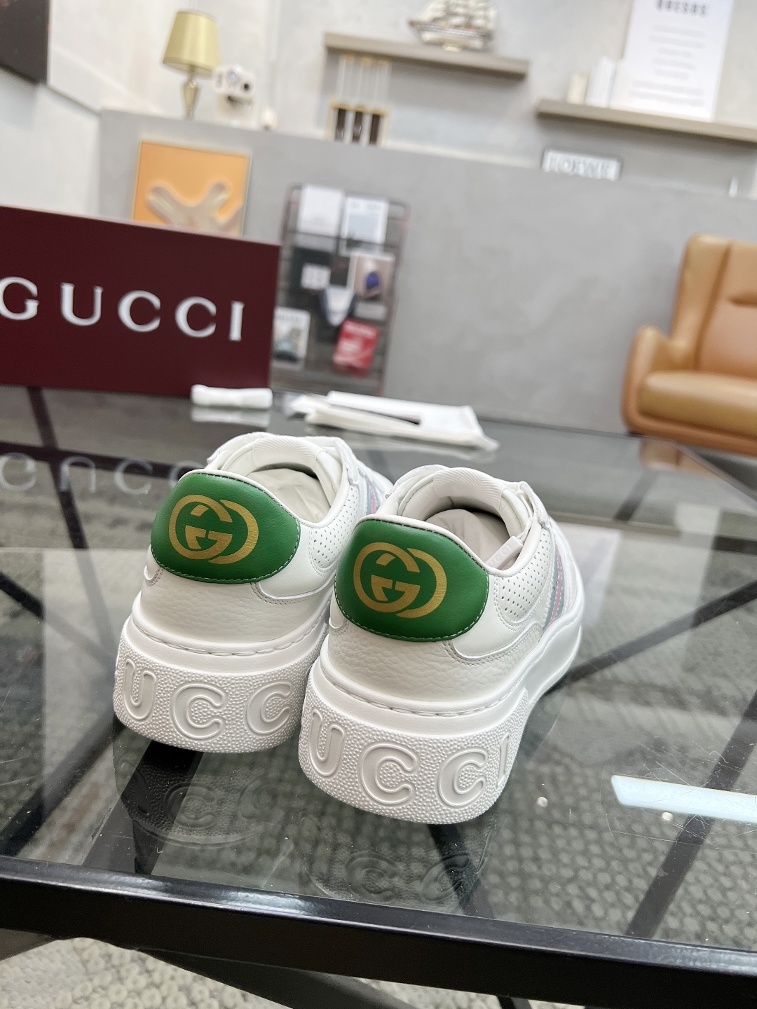  G 🔍顶级代购🇮🇹 古 炸街情侣款👫专柜同步发售 原厂配置，意大利进口进口牛皮面料，高品质印花拼接复杂