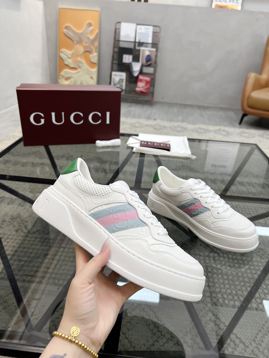  G 🔍顶级代购🇮🇹 古 炸街情侣款👫专柜同步发售 原厂配置，意大利进口进口牛皮面料，高品质印花拼接复杂