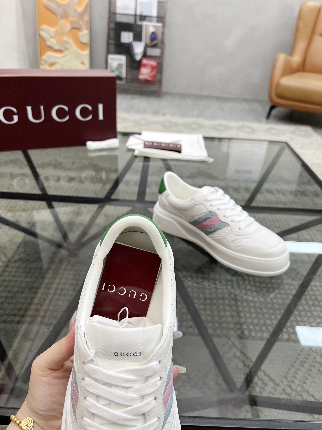  G 🔍顶级代购🇮🇹 古 炸街情侣款👫专柜同步发售 原厂配置，意大利进口进口牛皮面料，高品质印花拼接复杂