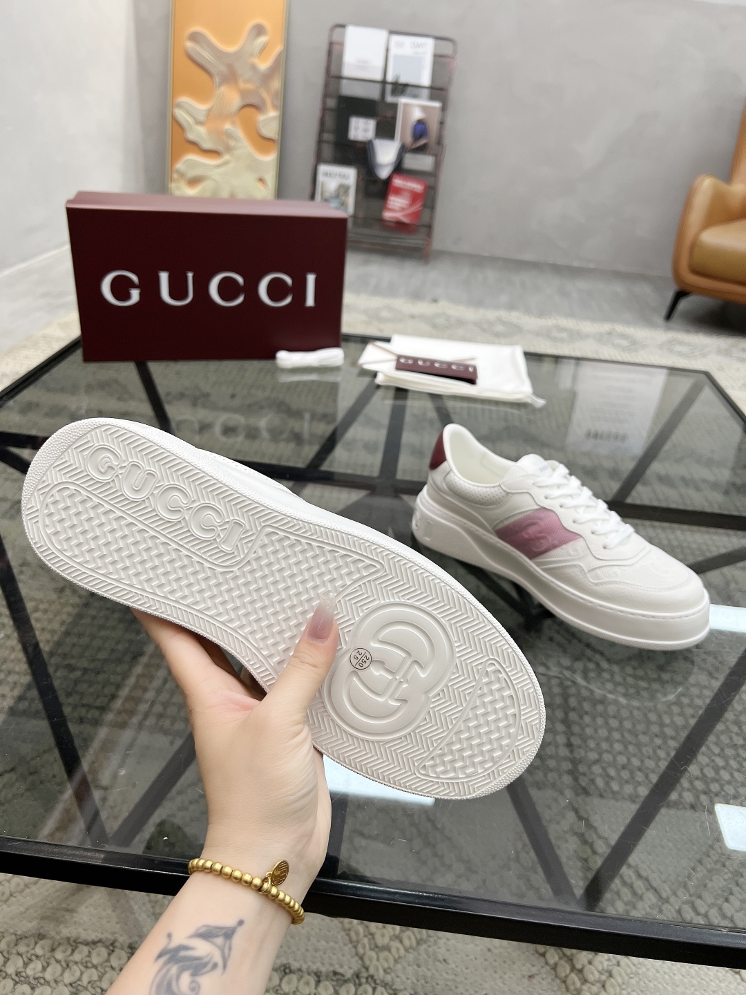  G 🔍顶级代购🇮🇹 古 炸街情侣款👫专柜同步发售 原厂配置，意大利进口进口牛皮面料，高品质印花拼接复杂