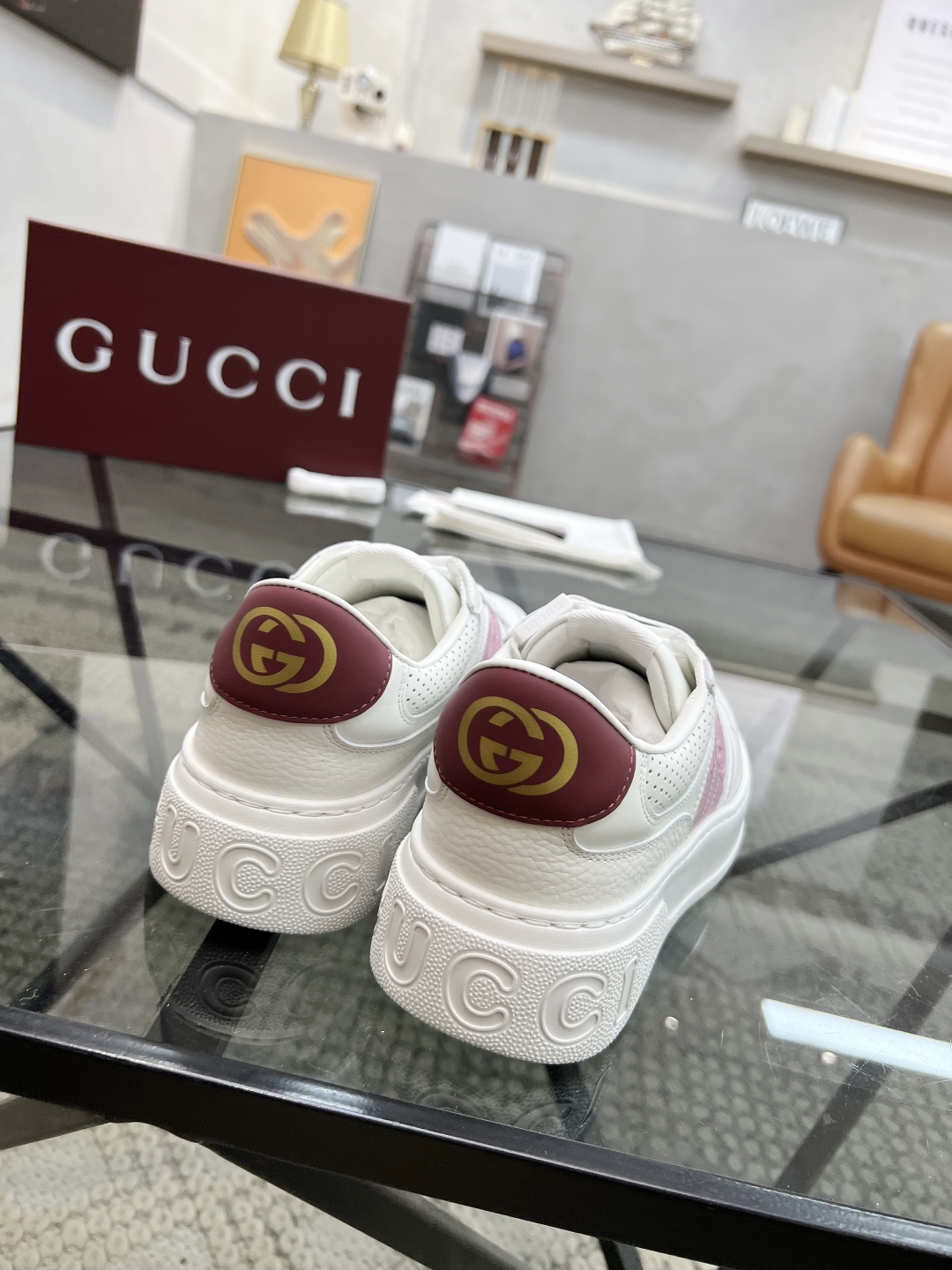  G 🔍顶级代购🇮🇹 古 炸街情侣款👫专柜同步发售 原厂配置，意大利进口进口牛皮面料，高品质印花拼接复杂