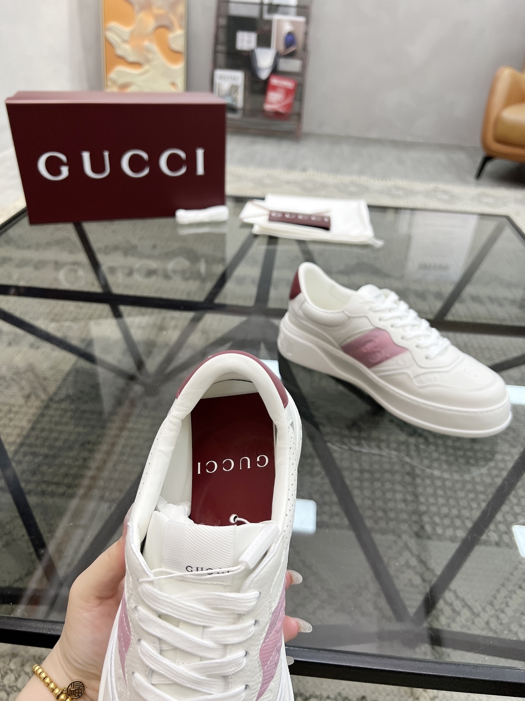  G 🔍顶级代购🇮🇹 古 炸街情侣款👫专柜同步发售 原厂配置，意大利进口进口牛皮面料，高品质印花拼接复杂
