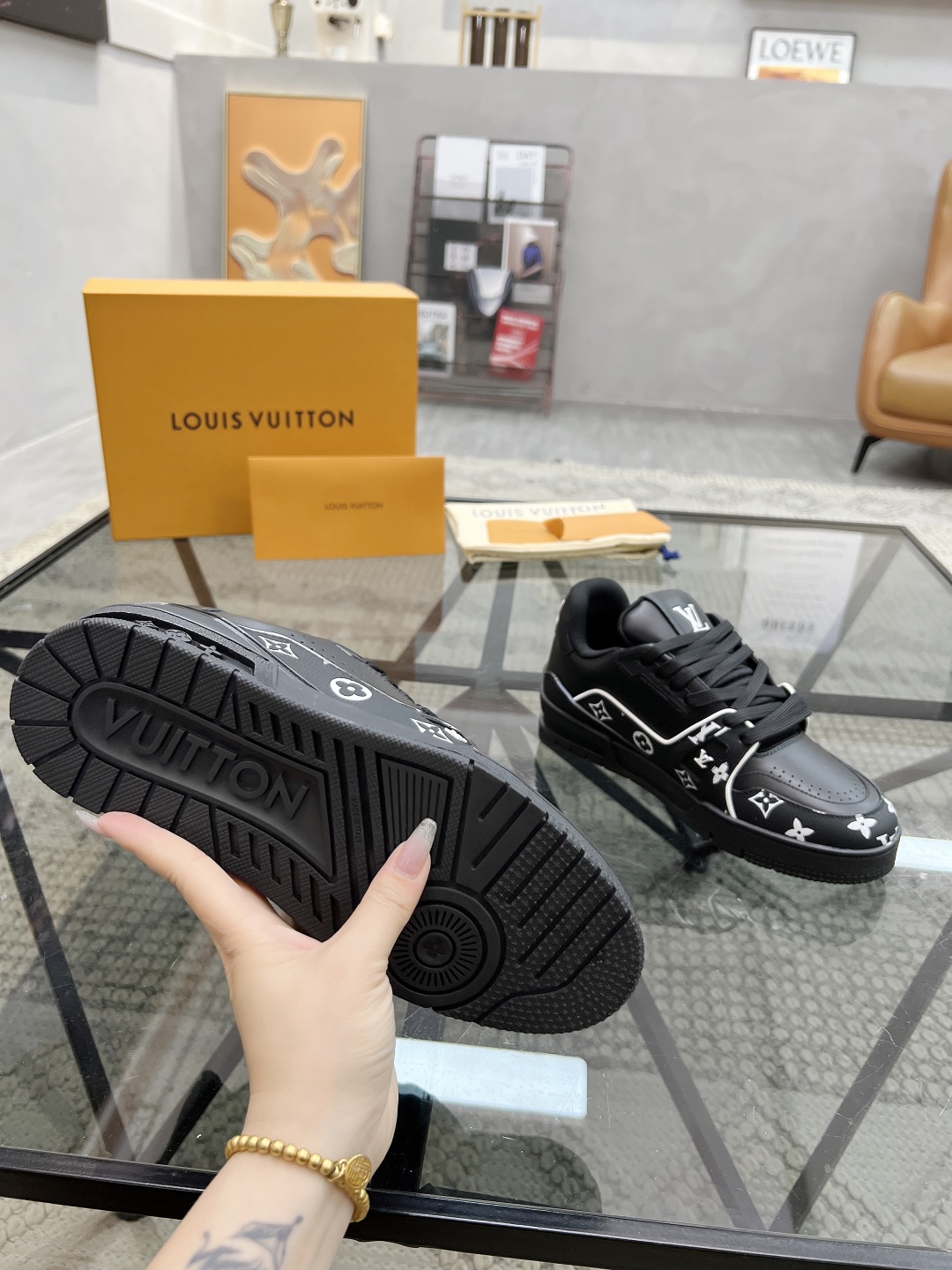  L 🔍顶级代购🇮🇹 路 炸街男神爆款运动板鞋专柜同步，鞋面意大利进口牛皮面料，高品质印花缤纷色彩复杂拼