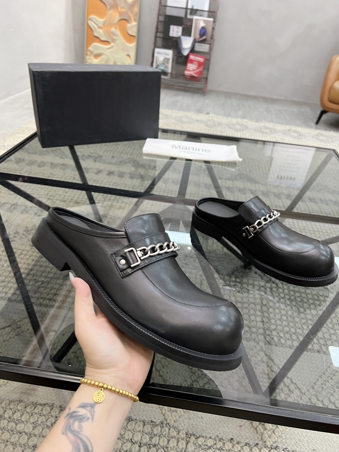  M 🔍顶级代购🇮🇹 玛汀 炸街男神厚底半拖皮鞋系列，专柜同步发售原厂配置，意大利进口牛皮面料，高品质精