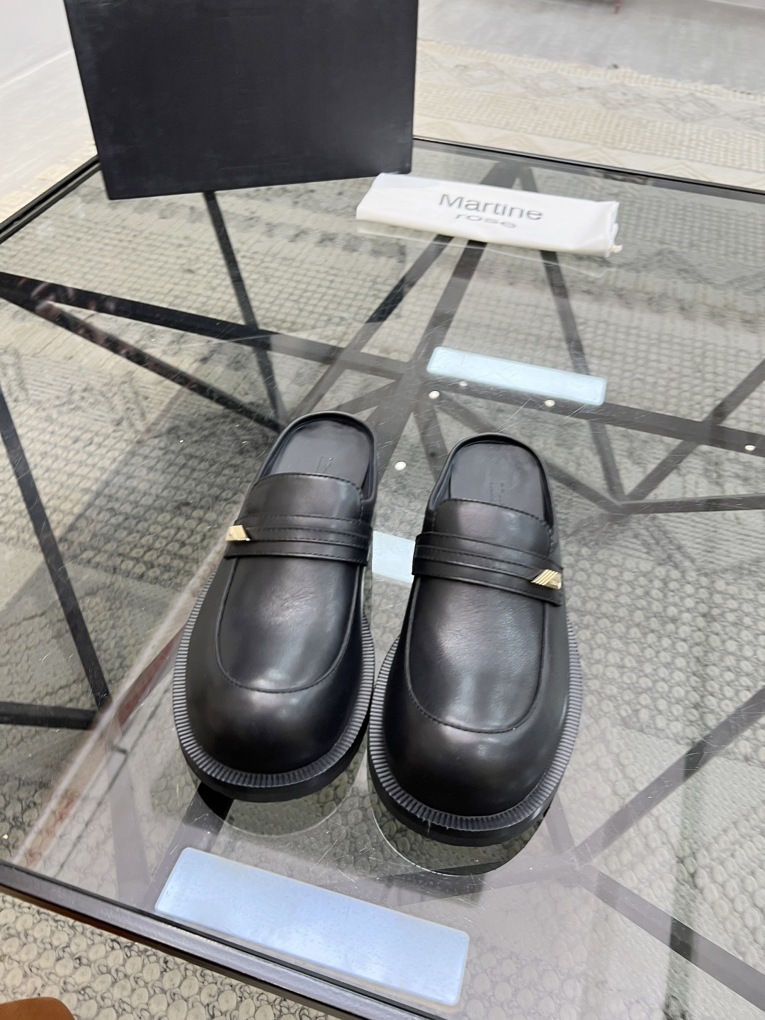  M 🔍顶级代购🇮🇹 玛汀 炸街男神厚底半拖皮鞋系列，专柜同步发售原厂配置，意大利进口牛皮面料，高品质精