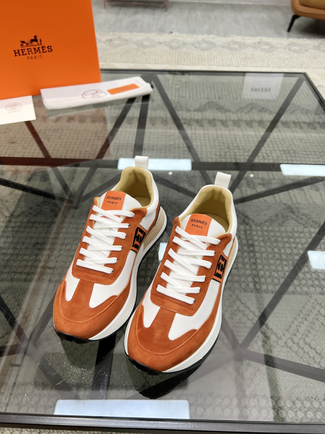  H 🔍顶级代购🇮🇹 爱 炸街男神运动鞋新品来袭专柜同步发售原厂配置，意大利进口牛皮面料，高品质复杂工艺