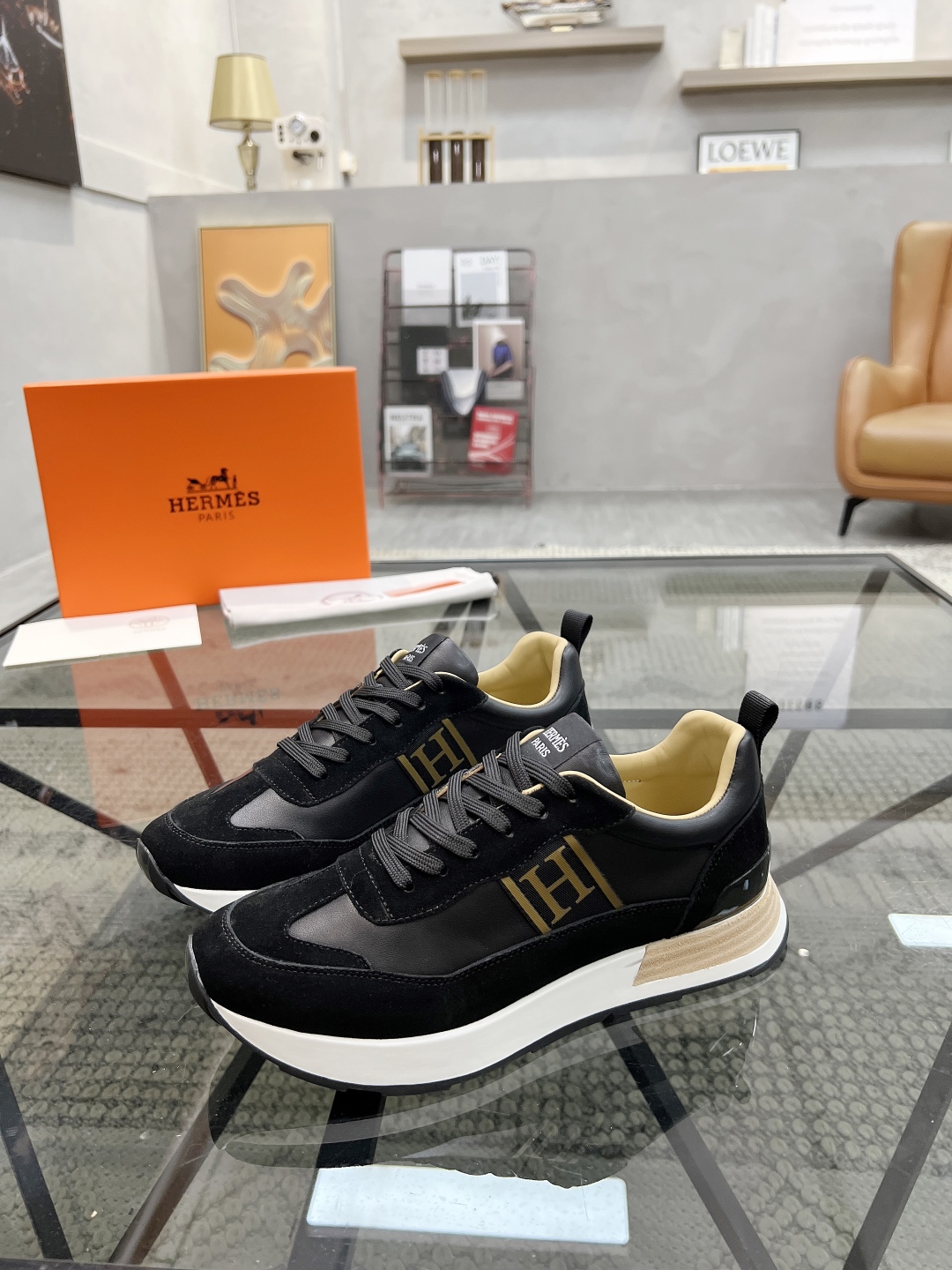  H 🔍顶级代购🇮🇹 爱 炸街男神运动鞋新品来袭专柜同步发售原厂配置，意大利进口牛皮面料，高品质复杂工艺
