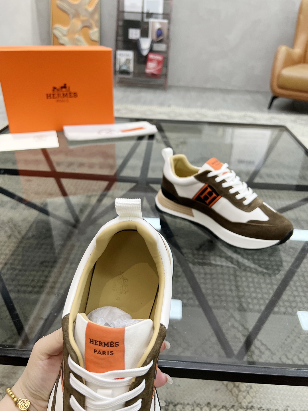  H 🔍顶级代购🇮🇹 爱 炸街男神运动鞋新品来袭专柜同步发售原厂配置，意大利进口牛皮面料，高品质复杂工艺
