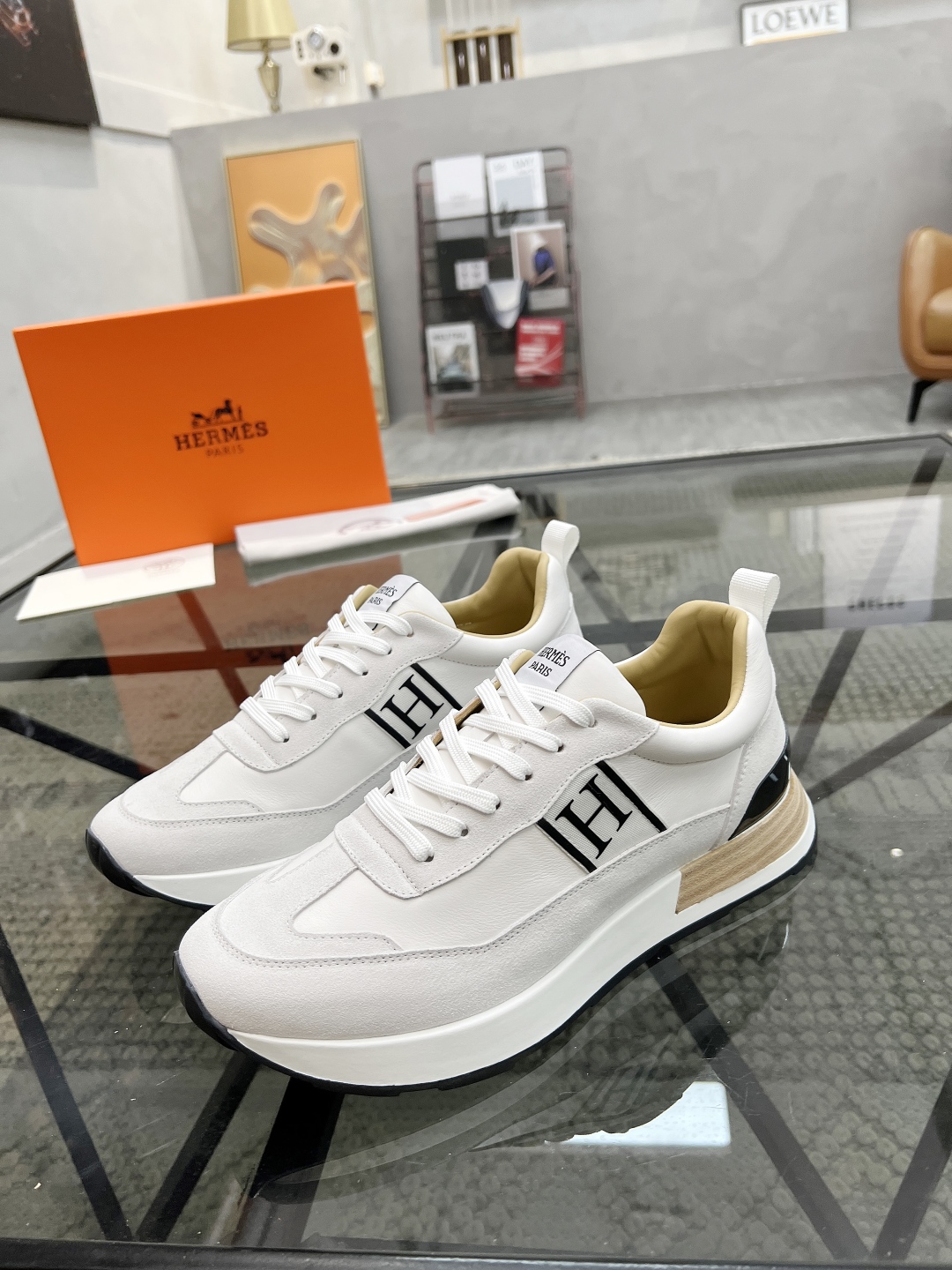 H 🔍顶级代购🇮🇹 爱 炸街男神运动鞋新品来袭专柜同步发售原厂配置，意大利进口牛皮面料，高品质复杂工艺