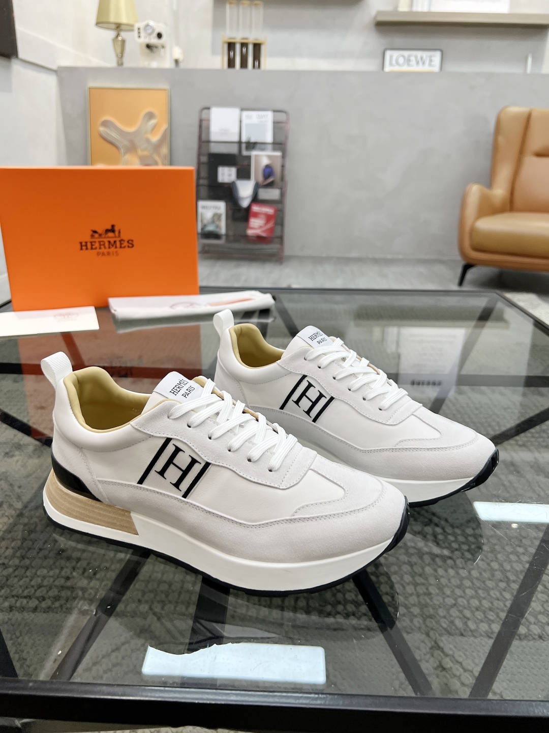  H 🔍顶级代购🇮🇹 爱 炸街男神运动鞋新品来袭专柜同步发售原厂配置，意大利进口牛皮面料，高品质复杂工艺