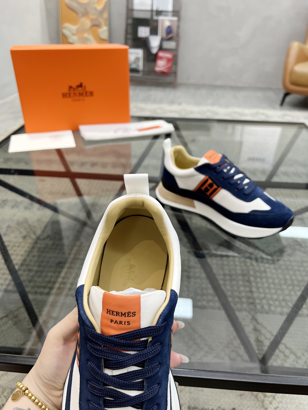  H 🔍顶级代购🇮🇹 爱 炸街男神运动鞋新品来袭专柜同步发售原厂配置，意大利进口牛皮面料，高品质复杂工艺