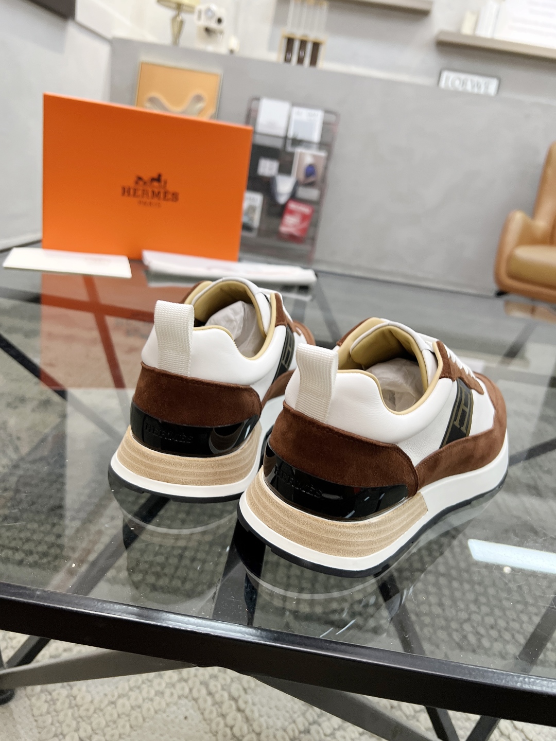  H 🔍顶级代购🇮🇹 爱 炸街男神运动鞋新品来袭专柜同步发售原厂配置，意大利进口牛皮面料，高品质复杂工艺