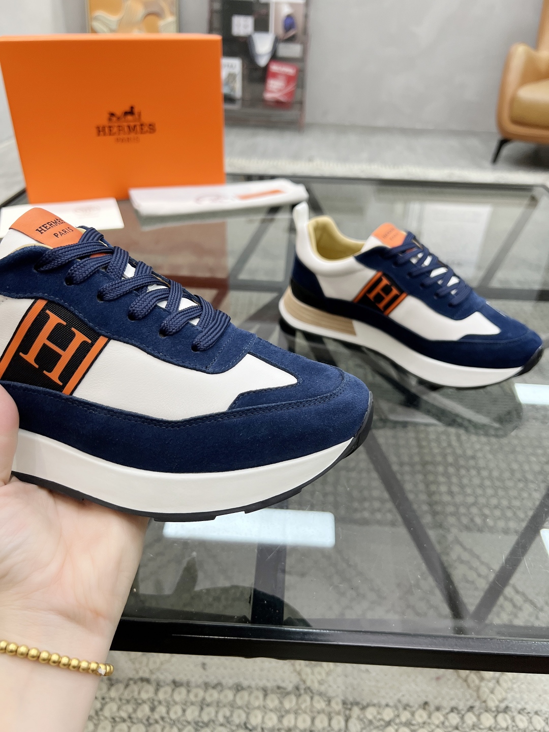  H 🔍顶级代购🇮🇹 爱 炸街男神运动鞋新品来袭专柜同步发售原厂配置，意大利进口牛皮面料，高品质复杂工艺