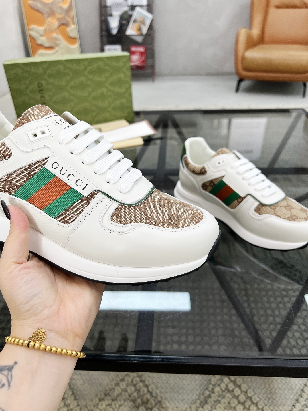  G 🔍顶级代购🇮🇹 古 炸街男神爆款超级完美官网新品，专柜同步发售原厂配置，意大利进口牛皮搭配G布面料
