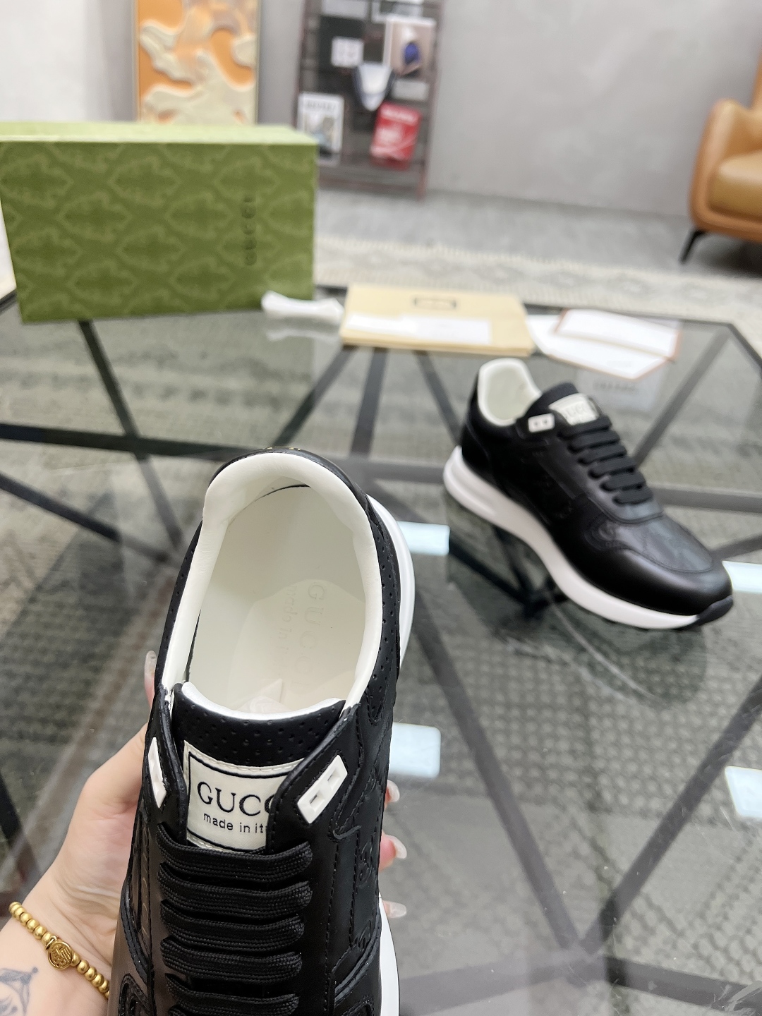  G 🔍顶级代购🇮🇹 古 炸街男神爆款超级完美官网新品，专柜同步发售原厂配置，意大利进口牛皮面料，高品质