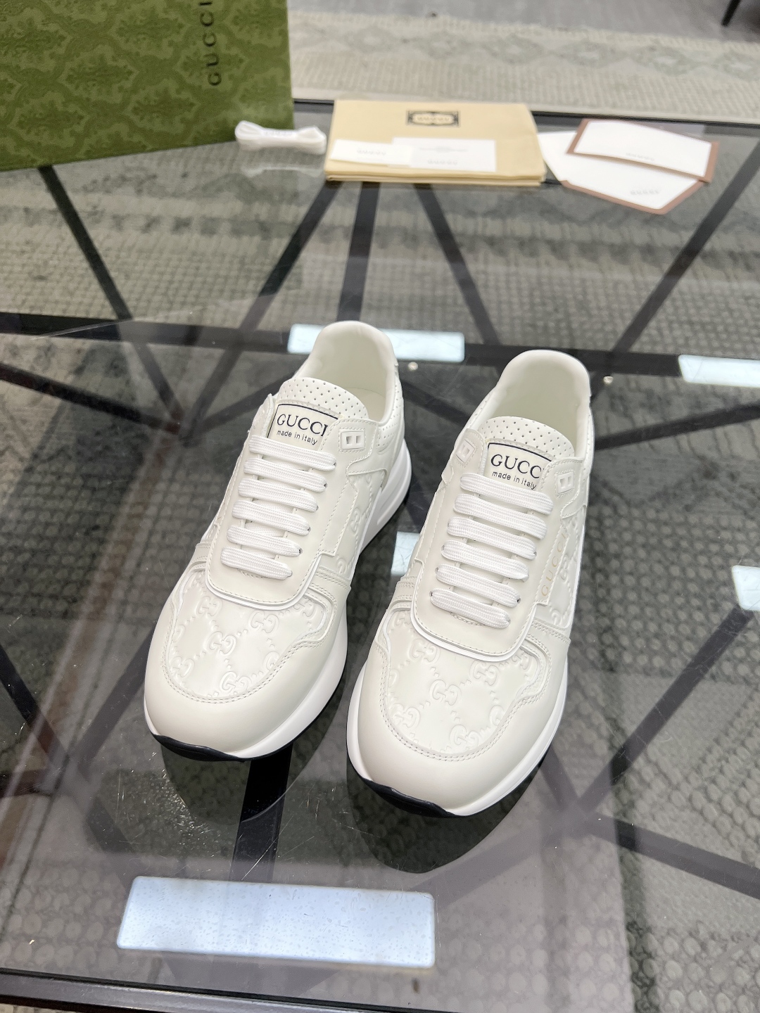  G 🔍顶级代购🇮🇹 古 炸街男神爆款超级完美官网新品，专柜同步发售原厂配置，意大利进口牛皮面料，高品质