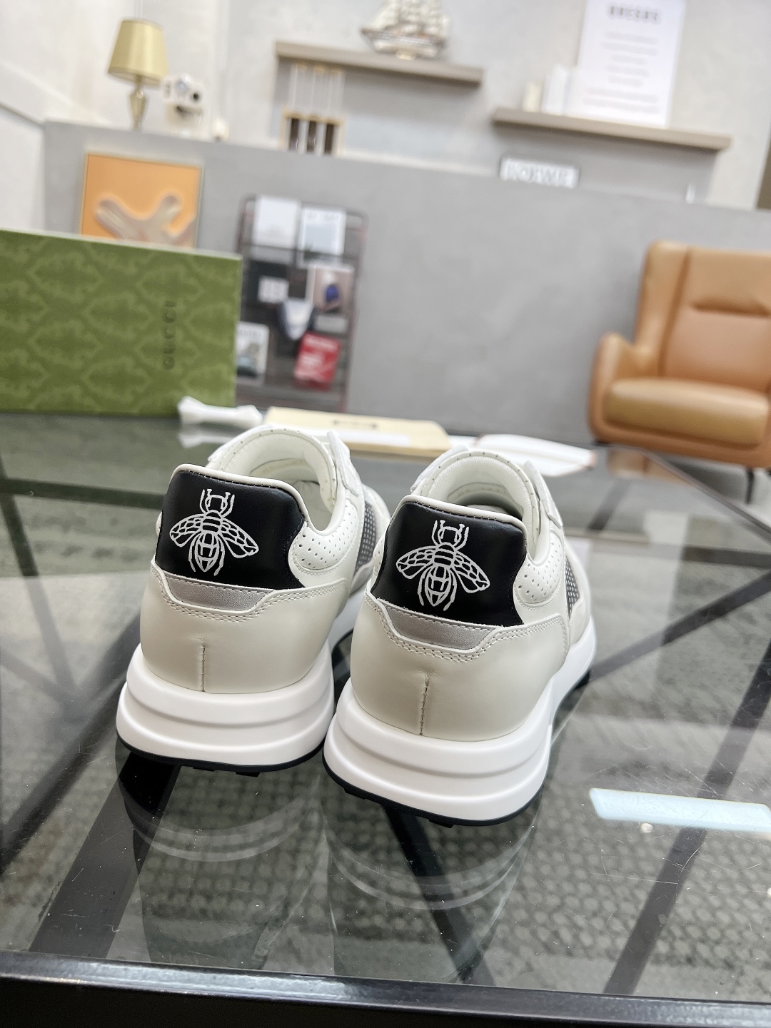  G 🔍顶级代购🇮🇹 古 炸街男神爆款超级完美官网新品，专柜同步发售原厂配置，意大利进口牛皮面料，高品质