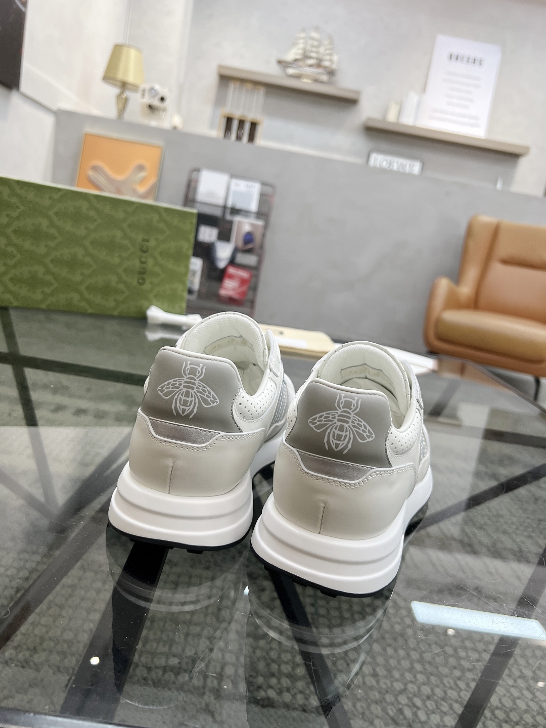  G 🔍顶级代购🇮🇹 古 炸街男神爆款超级完美官网新品，专柜同步发售原厂配置，意大利进口牛皮面料，高品质