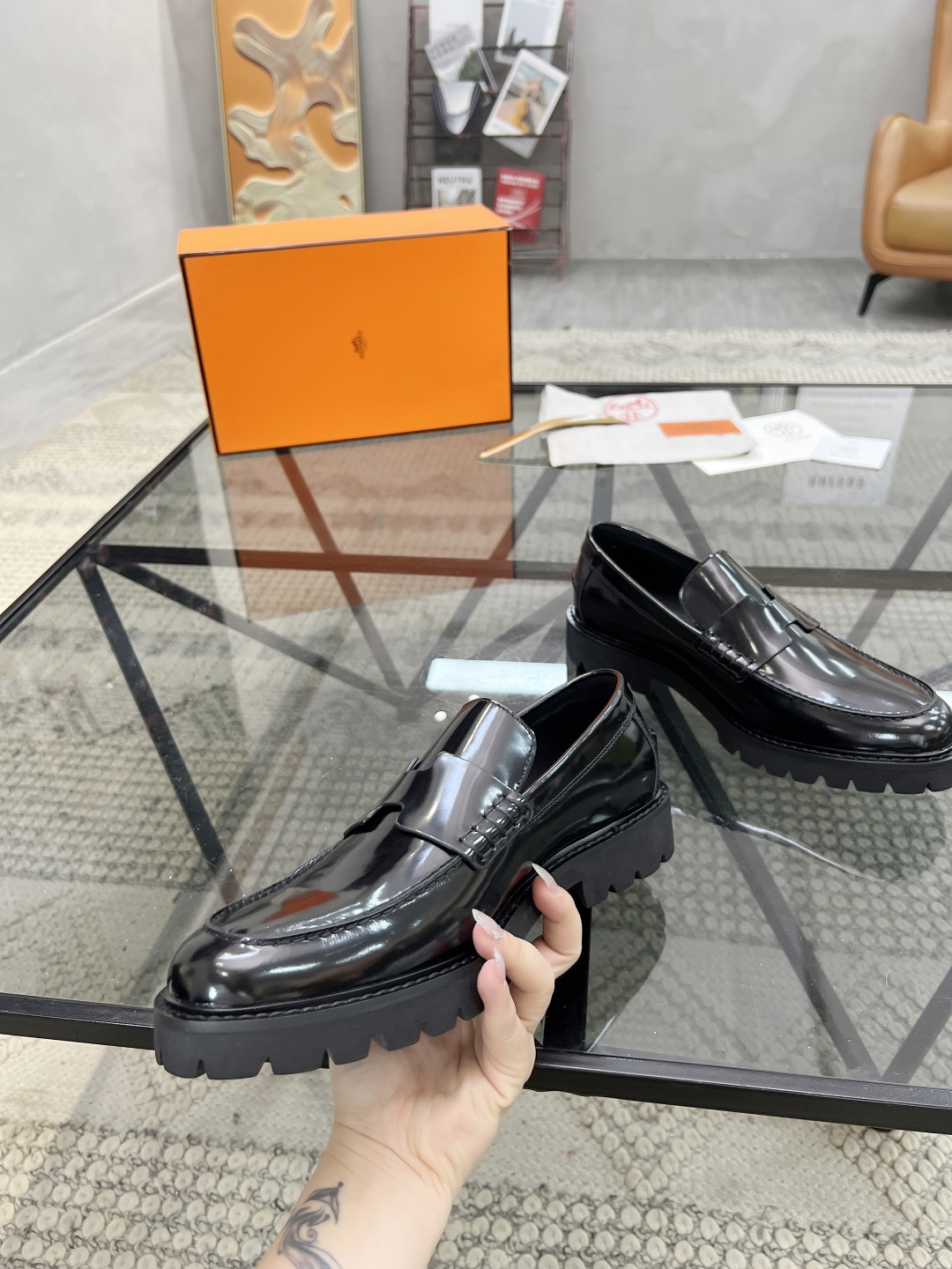  H 🔍顶级代购🇮🇹 爱 炸街男神厚底皮鞋新品来袭，专柜同步发售原厂配置，意大利进口原版牛皮面料，全进口