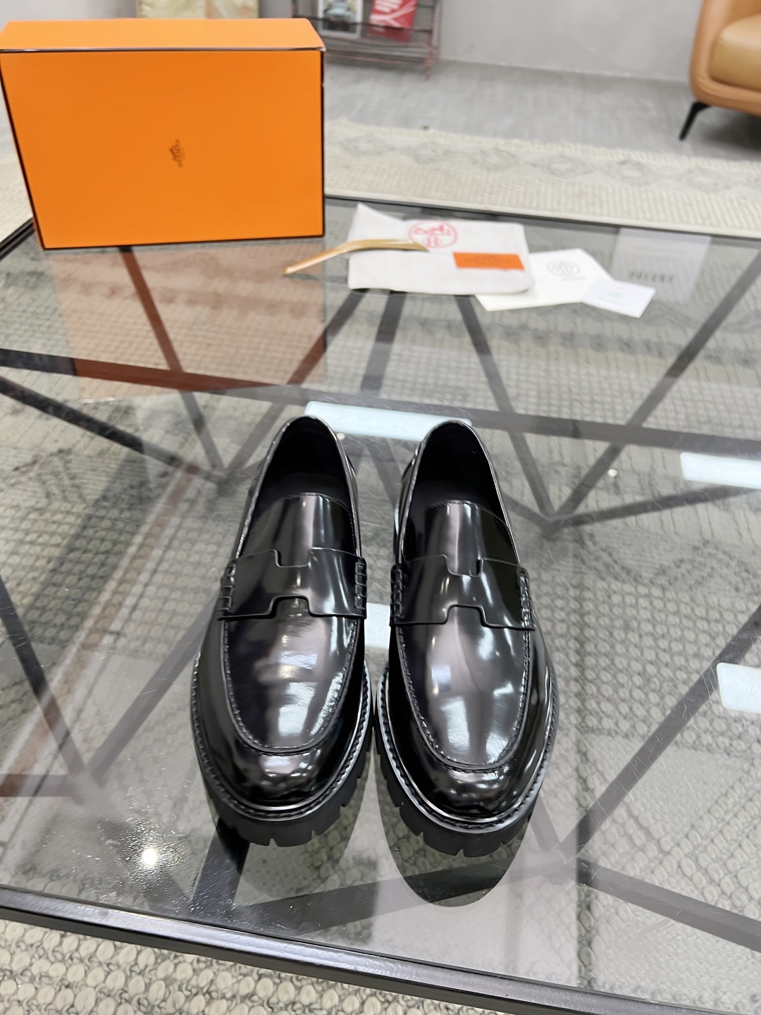  H 🔍顶级代购🇮🇹 爱 炸街男神厚底皮鞋新品来袭，专柜同步发售原厂配置，意大利进口原版牛皮面料，全进口