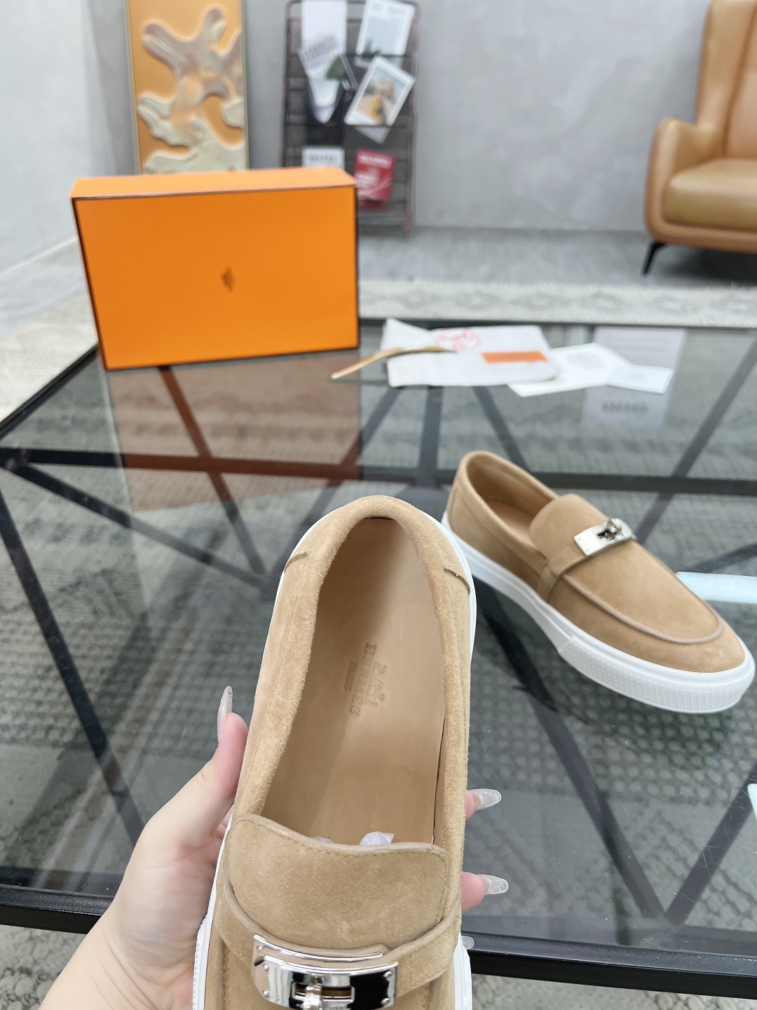  H 🔍顶级代购🇮🇹 爱 炸街男神套脚休闲鞋新品来袭专柜同步发售原厂配置，意大利进口原版牛皮面料，高品质