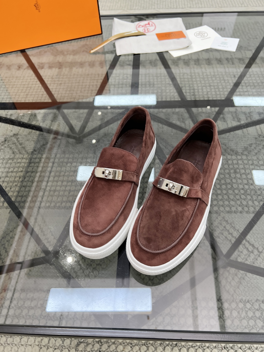  H 🔍顶级代购🇮🇹 爱 炸街男神套脚休闲鞋新品来袭专柜同步发售原厂配置，意大利进口原版牛皮面料，高品质