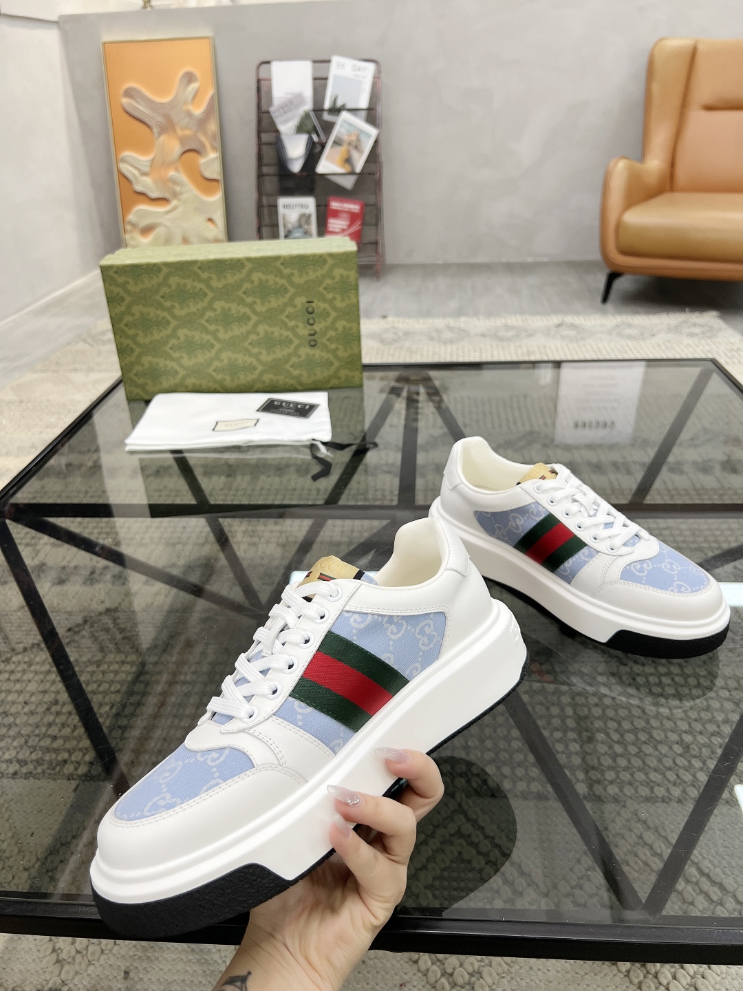  G 🔍顶级代购🇮🇹 古 炸街男神新品来袭，超人气爆款专柜新款，原厂配置意大利进口牛皮搭配印花布面料，高