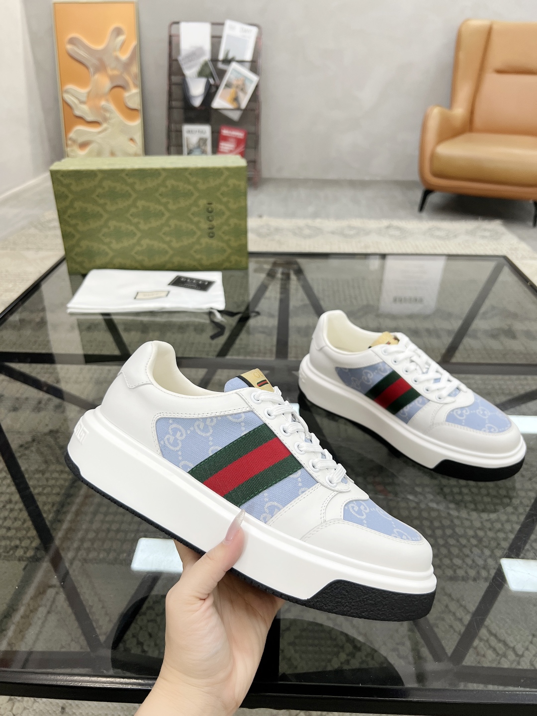  G 🔍顶级代购🇮🇹 古 炸街男神新品来袭，超人气爆款专柜新款，原厂配置意大利进口牛皮搭配印花布面料，高