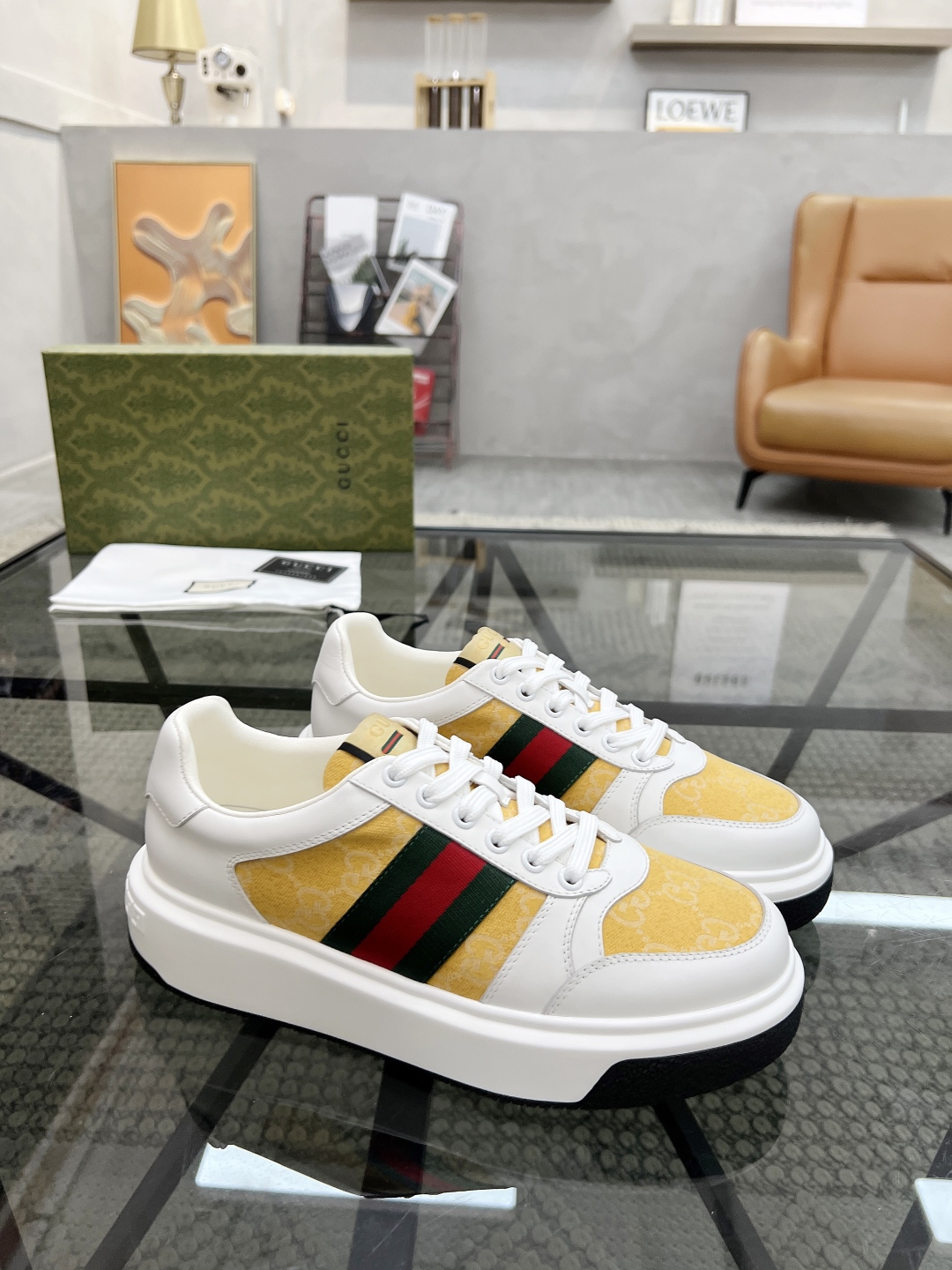  G 🔍顶级代购🇮🇹 古 炸街男神新品来袭，超人气爆款专柜新款，原厂配置意大利进口牛皮搭配印花布面料，高
