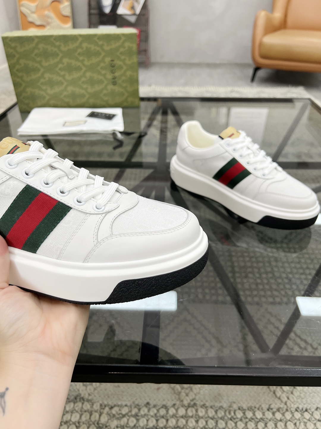  G 🔍顶级代购🇮🇹 古 炸街男神新品来袭，超人气爆款专柜新款，原厂配置意大利进口牛皮搭配印花布面料，高