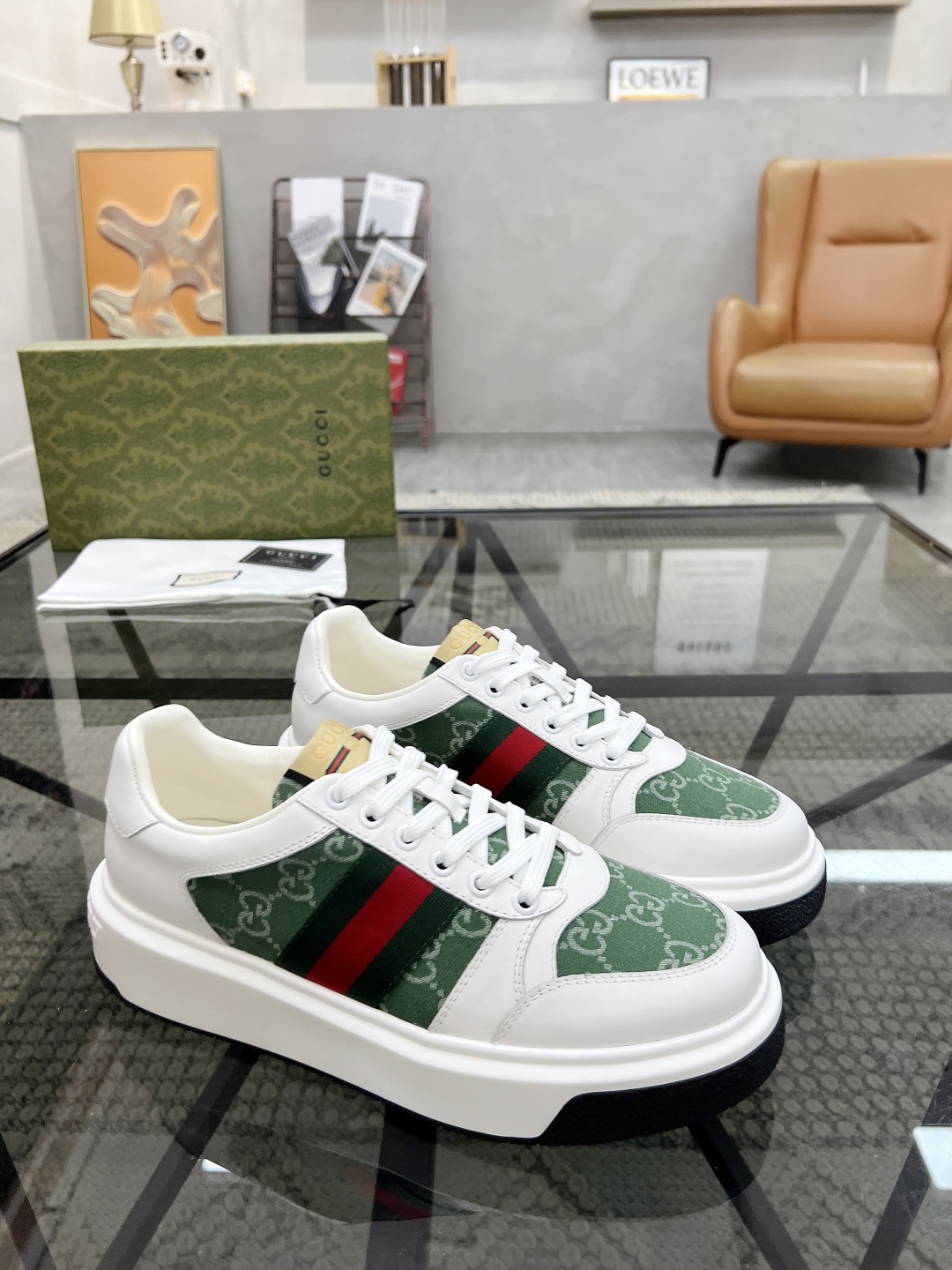  G 🔍顶级代购🇮🇹 古 炸街男神新品来袭，超人气爆款专柜新款，原厂配置意大利进口牛皮搭配印花布面料，高