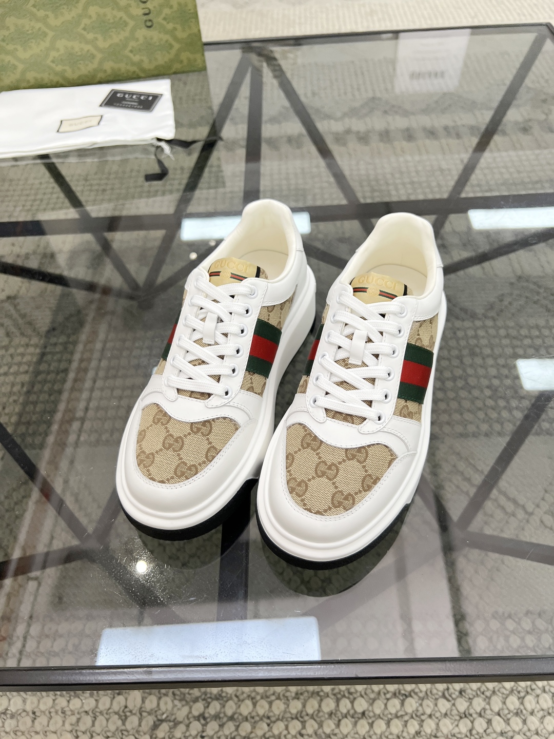  G 🔍顶级代购🇮🇹 古 炸街男神新品来袭，超人气爆款专柜新款，原厂配置意大利进口牛皮搭配印花布面料，高