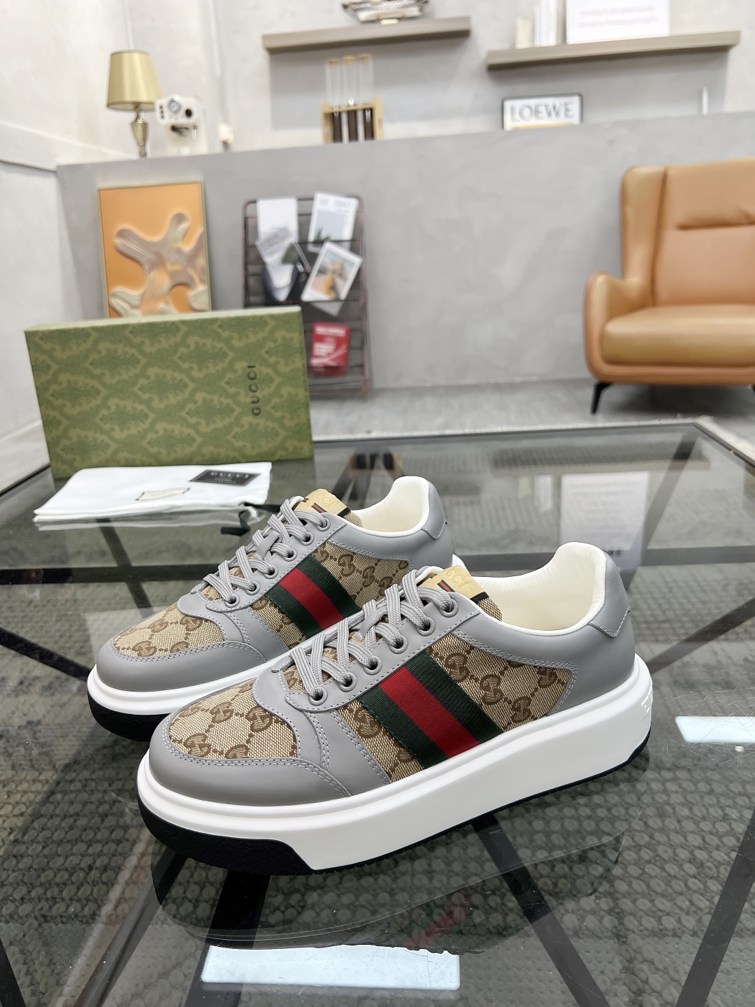  G 🔍顶级代购🇮🇹 古 炸街男神新品来袭，超人气爆款专柜新款，原厂配置意大利进口牛皮搭配印花布面料，高