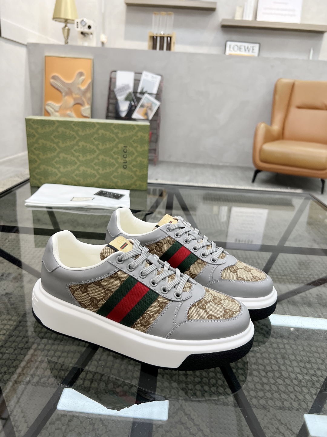  G 🔍顶级代购🇮🇹 古 炸街男神新品来袭，超人气爆款专柜新款，原厂配置意大利进口牛皮搭配印花布面料，高