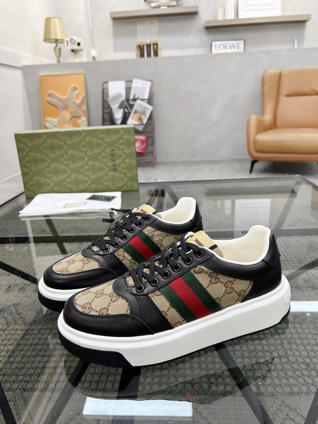  G 🔍顶级代购🇮🇹 古 炸街男神新品来袭，超人气爆款专柜新款，原厂配置意大利进口牛皮搭配印花布面料，高