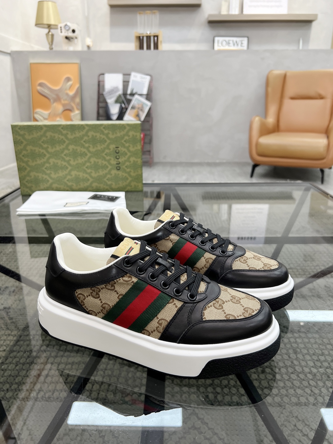  G 🔍顶级代购🇮🇹 古 炸街男神新品来袭，超人气爆款专柜新款，原厂配置意大利进口牛皮搭配印花布面料，高