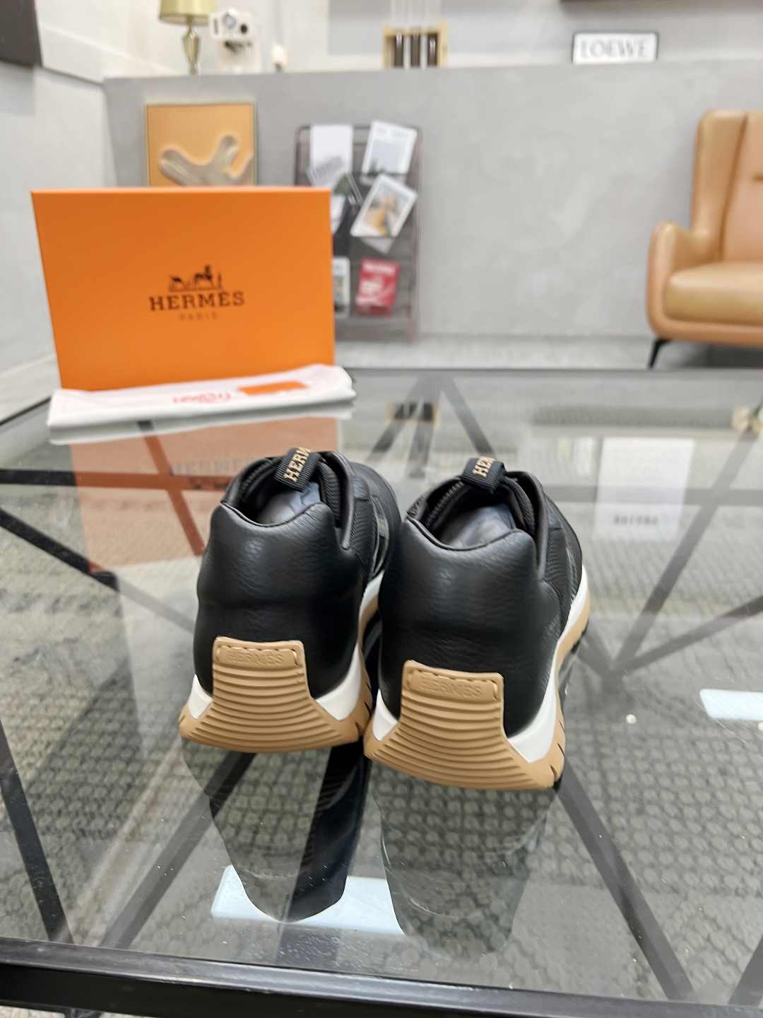  H 🔍顶级代购🇮🇹 爱 炸街男神新品来袭，超人气爆款专柜新款，原厂配置意大利进口牛皮搭配网布面料，高品