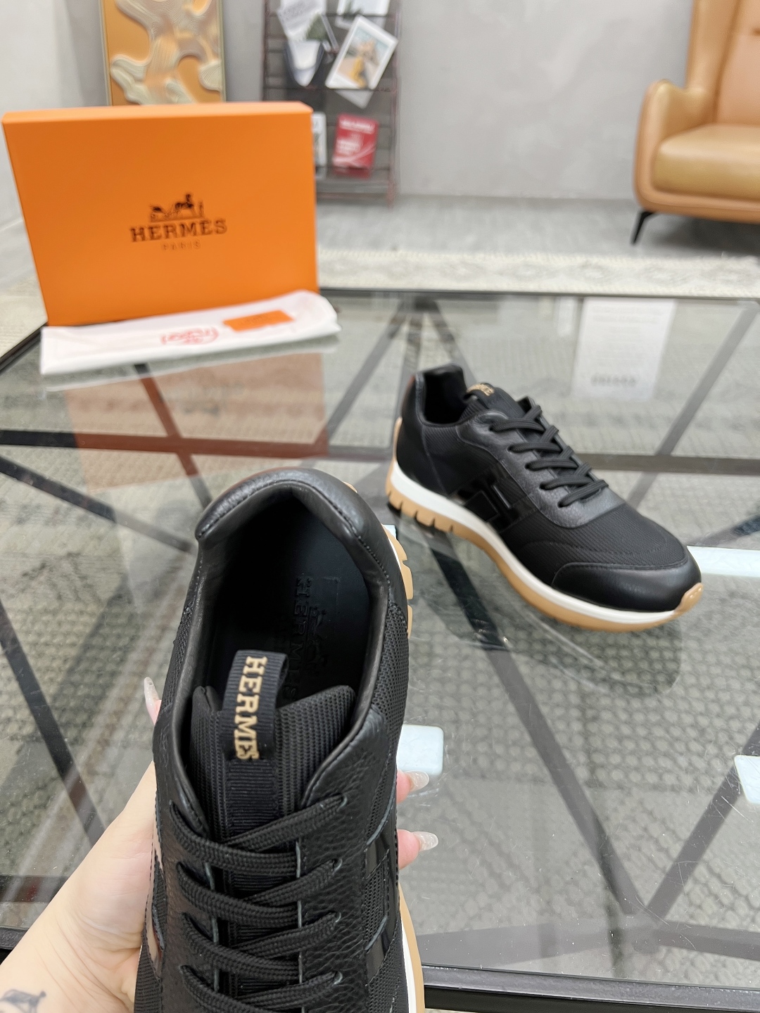  H 🔍顶级代购🇮🇹 爱 炸街男神新品来袭，超人气爆款专柜新款，原厂配置意大利进口牛皮搭配网布面料，高品