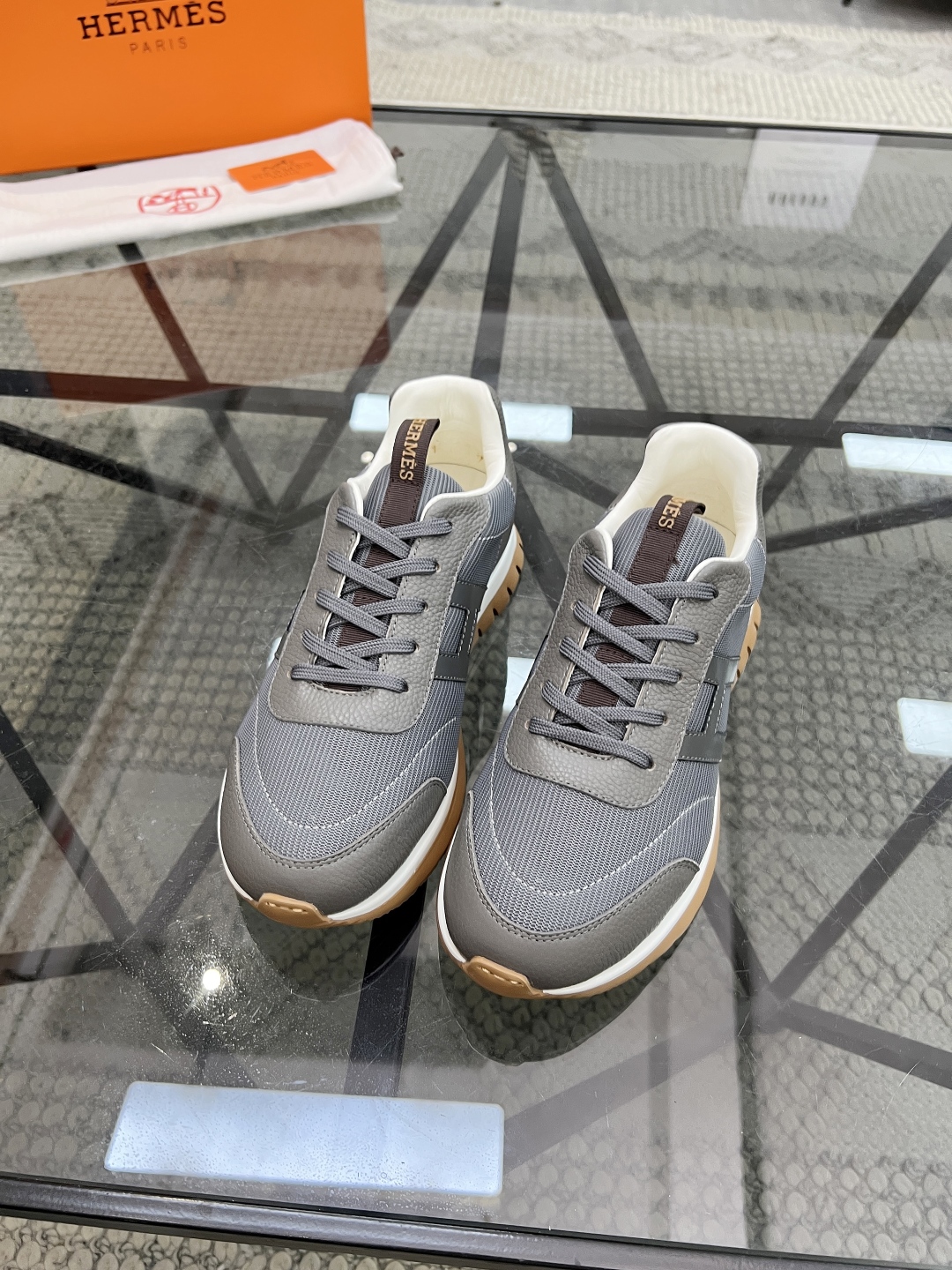  H 🔍顶级代购🇮🇹 爱 炸街男神新品来袭，超人气爆款专柜新款，原厂配置意大利进口牛皮搭配网布面料，高品