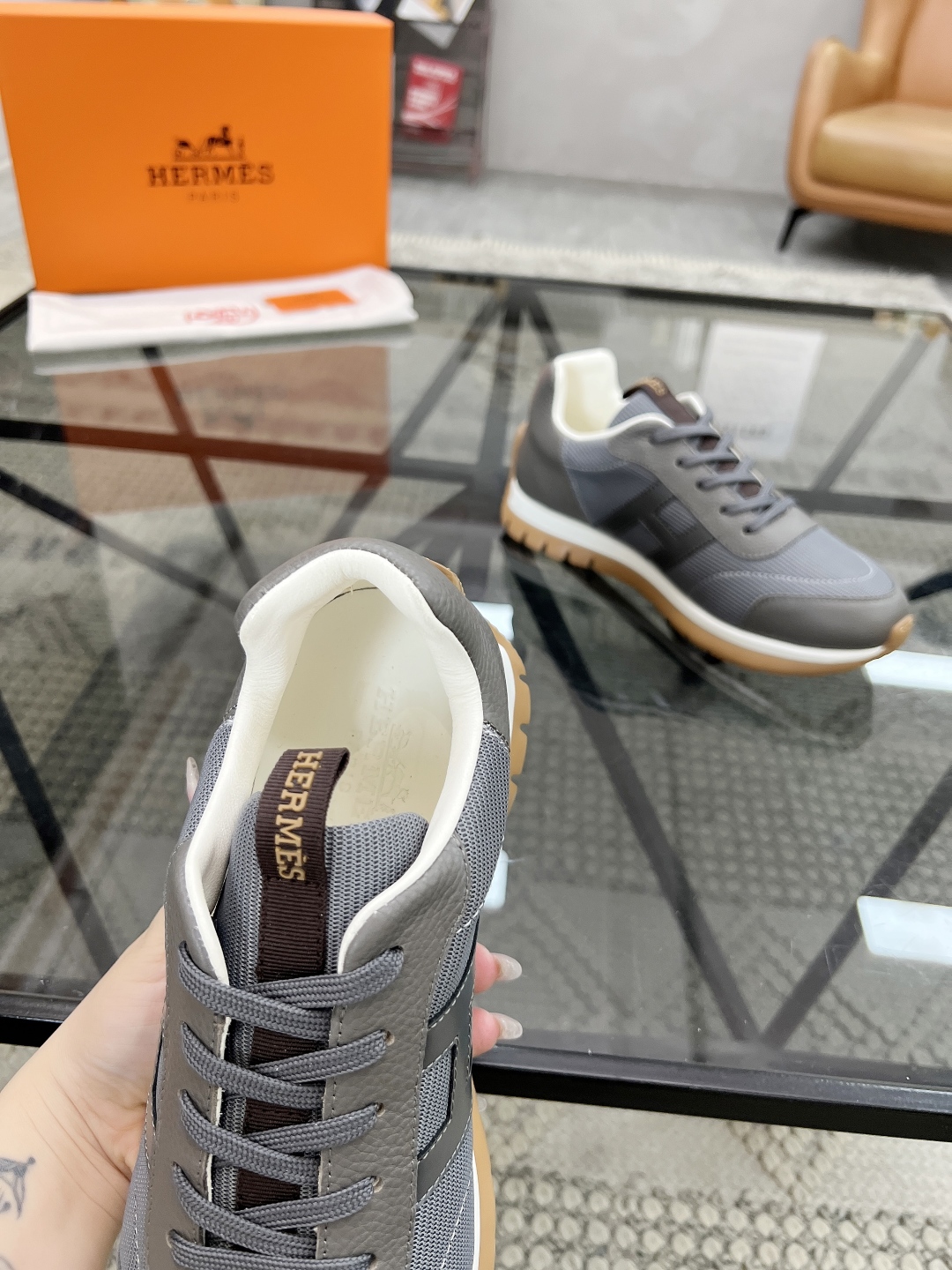  H 🔍顶级代购🇮🇹 爱 炸街男神新品来袭，超人气爆款专柜新款，原厂配置意大利进口牛皮搭配网布面料，高品